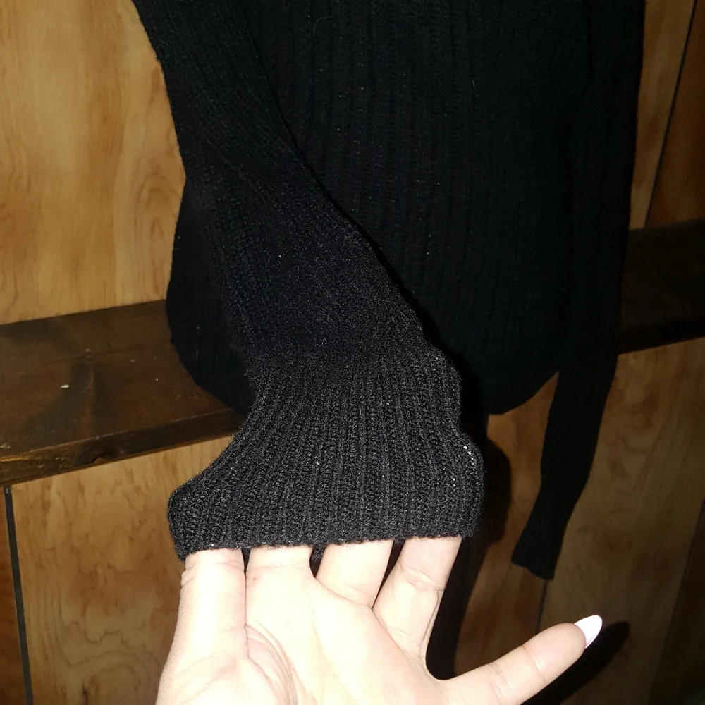 Michael Kors cold shoulder sweater S‎